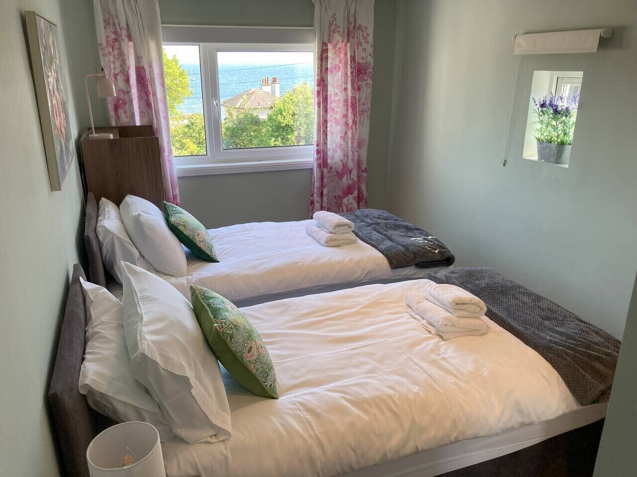 3 soverom, skrivebord, strykejern/-brett og wi-fi