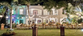 VILLA SCALINA, a luxurious, spacious 7-bedroom en-suite villa with AC, Calodyne