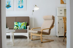 TV - Holiday Home 'Caleta Campos Bungalows' with Sea View, Shared Pool and Wi-Fi (Arrieta)