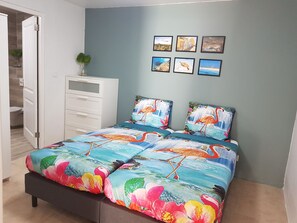 2 chambres, fer et planche à repasser, Wi-Fi, draps fournis