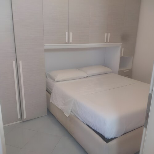 Apartment '1 Vista Parziale Mare' with Shared Garden, Wi-Fi and Air Conditioning