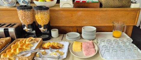 Free daily full breakfast