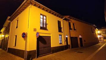 Façana frontal de l'allotjament