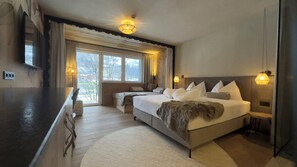 Doppelzimmer mit Schlafsofa | View from room