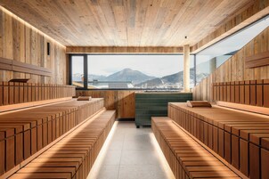 Sauna, steam room, massages