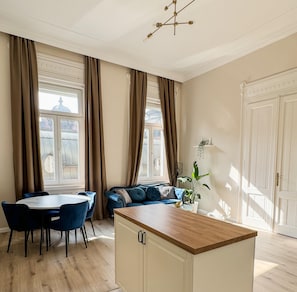 Apartment, 3 Bedrooms, Accessible | Dining room