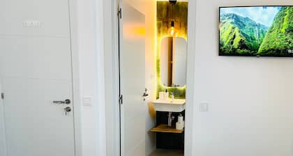 Double room with private bathroom
