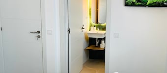 Double room with private bathroom