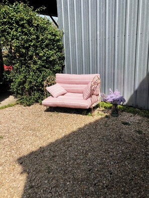 Unclassified image, 5 of 7, button - Guest house LE VERGER near Sancerre, Guédelon castle, Loire Valley by bike (Léré)