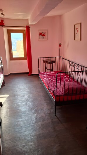 1 bedroom, iron/ironing board, WiFi, bed sheets