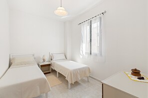 3 soveværelser, strygejern/strygebræt, sengetøj