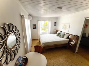 3 bedrooms, iron/ironing board, WiFi, bed sheets - 3-bedroom house with private pool in wonderful Pos Chiquito (Savaneta)