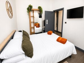 1 bedroom, iron/ironing board, WiFi (free), bed sheets - Luxury Chester City Apartment 2 Near Station (Chester)