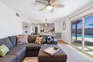 Téléviseur, bureau