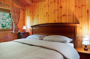 2 chambres, fer et planche à repasser, literie fournie