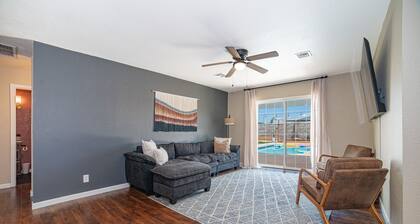 River Fun Awaits! Pool, Putting Green, Arcade & More – Sleeps 8!