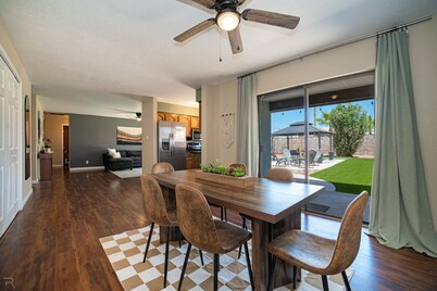 River Fun Awaits! Pool, Putting Green, Arcade & More – Sleeps 8!