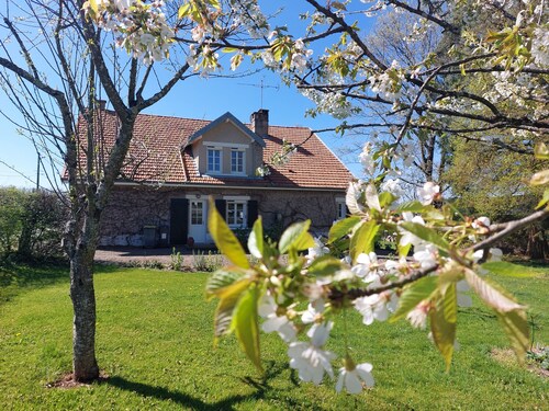 Gîte Un Détour Par Thiénans. Family gîte in the Ognon valley.
