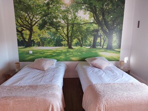 4 bedrooms, WiFi, bed sheets