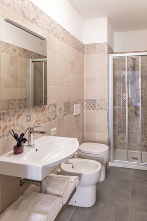 Chambre Double Confort | Salle de bain