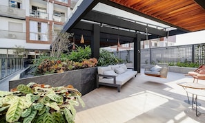 Basic Apartment | Terrace/patio