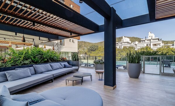 Basic Apartment | Terrace/patio