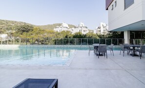 Basic Apartment | Pool