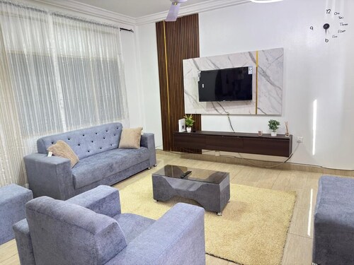 Luxury 2-Bedroom Suite in Lapaz/New Achimota