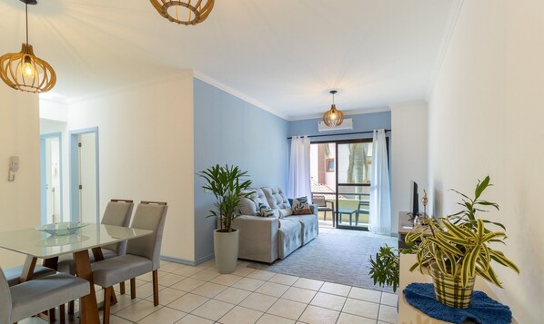 Basic Apartment | Interior