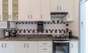 Basic Apartment | Private kitchen