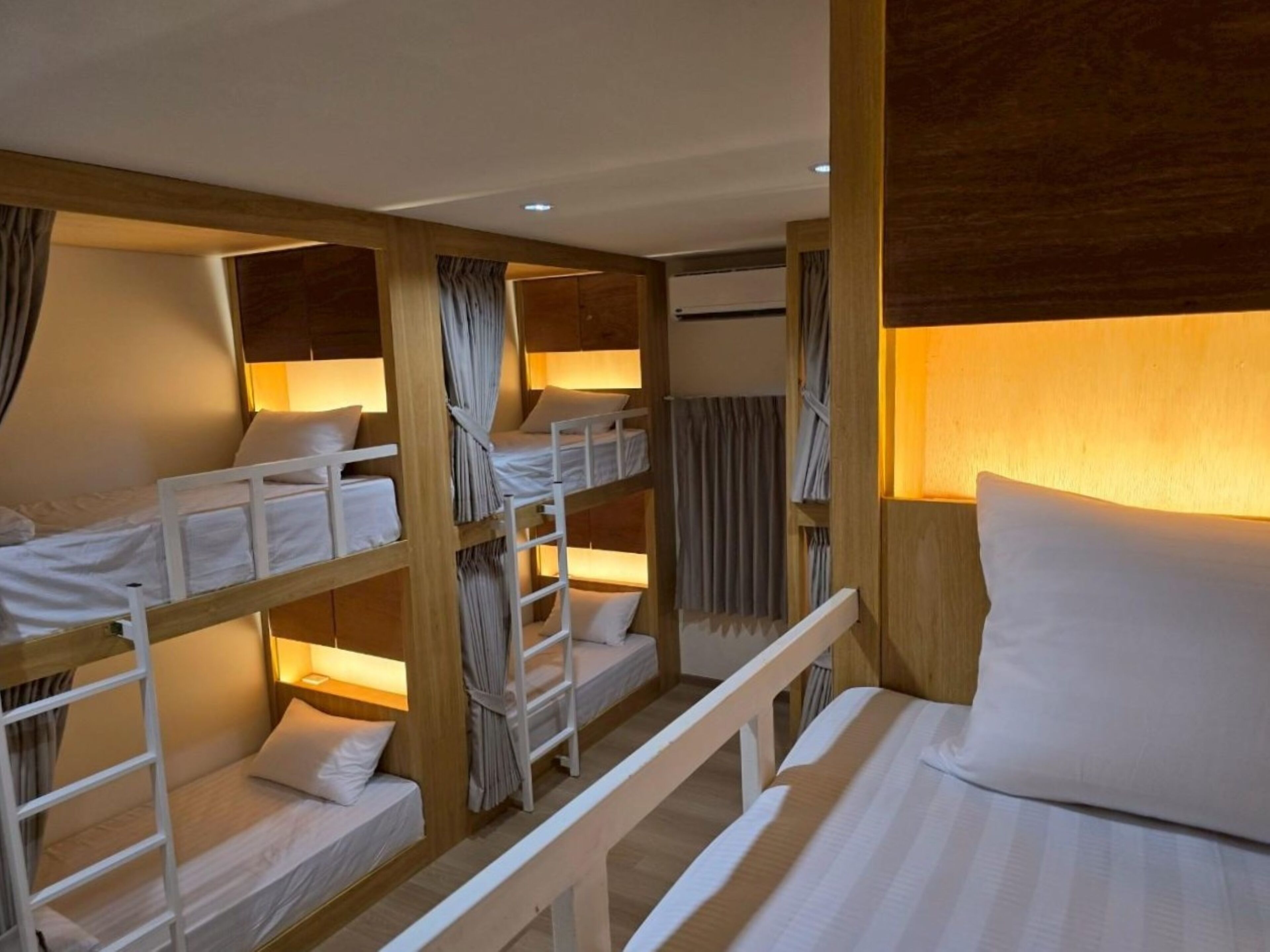 Mixed Dorm | Premium bedding, soundproofing, free WiFi, bed sheets