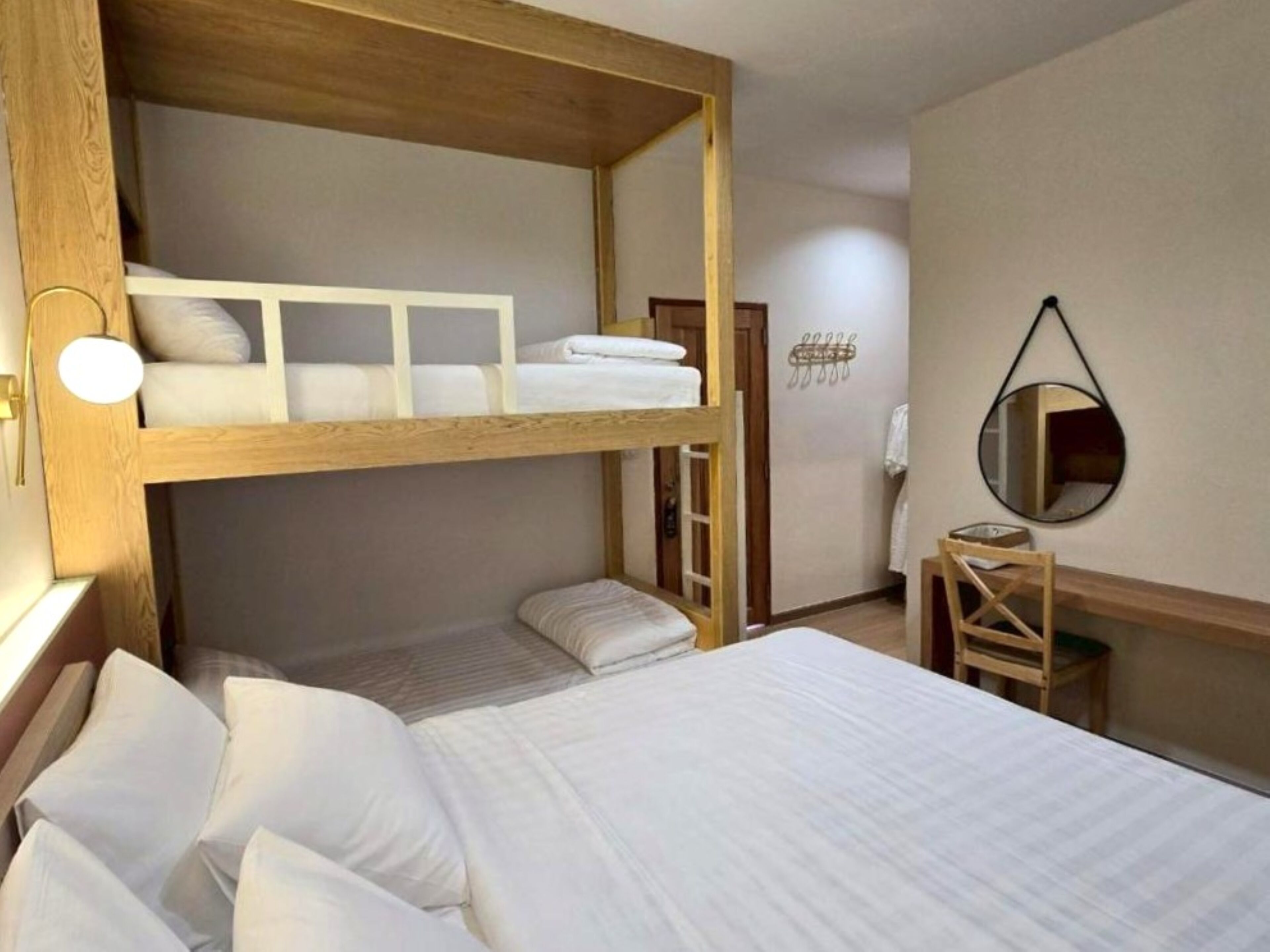 Family Room | Premium bedding, soundproofing, free WiFi, bed sheets