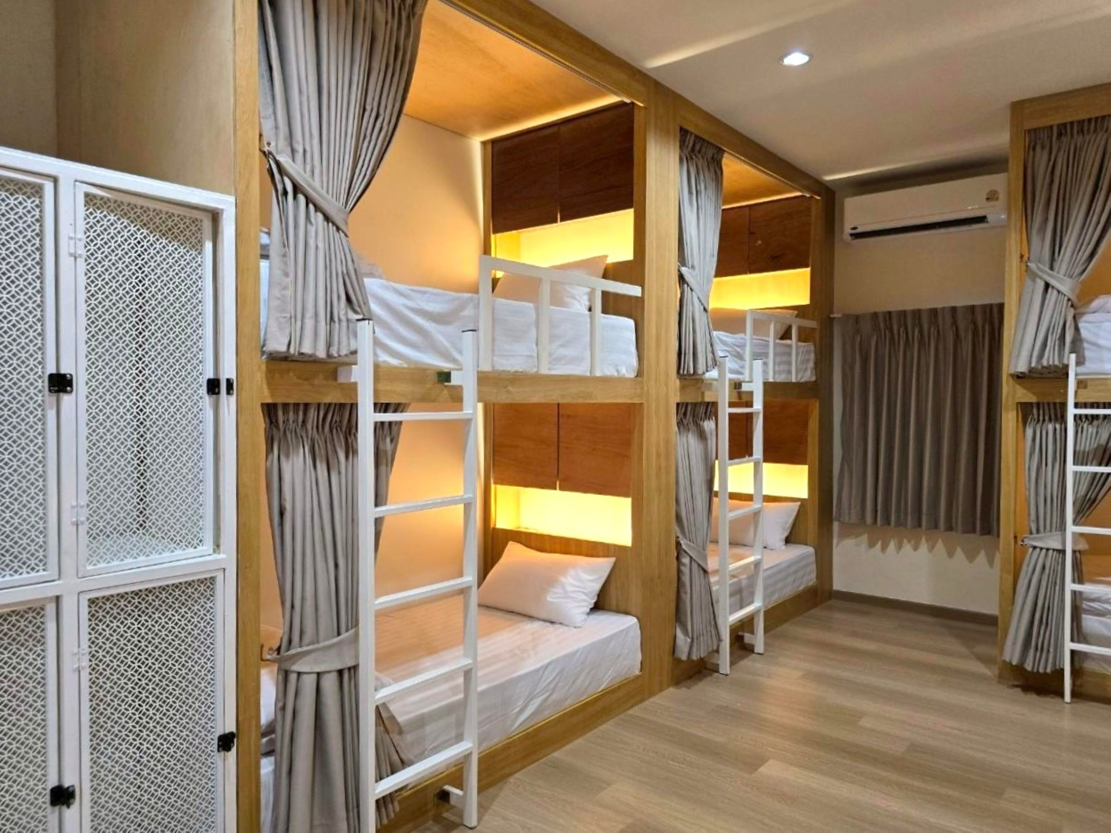 Mixed Dorm | Premium bedding, soundproofing, free WiFi, bed sheets