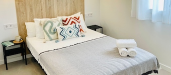 Double room with shared bathroom