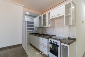 Basic Apartment | Private kitchen - Apt With Barbecue 60m From the Beach Smb0307 (Florianópolis)
