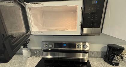 On the border of Hillard/Dublin! 2 bed 2 bath, 1st floor!