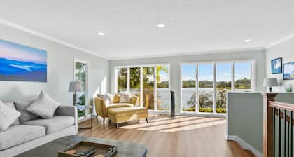 Graceful Swan Retreat w/ Dock, Pool & Golf Access