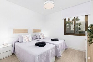 1 habitación, tabla de planchar con plancha, wifi y ropa de cama 