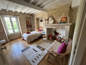 4 slaapkamers, een bureau, gratis wifi, beddengoed