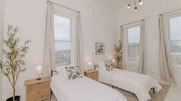 Suite, 5 Bedrooms, Kitchen | Free WiFi