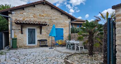 Appartement 'Une Escale Au Calme' avec Terrasse Privée, Jardin Privé et Wi-Fi