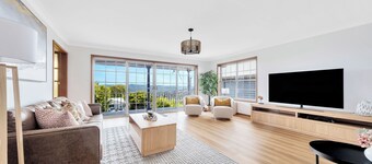 Bateau Bay Trails -Family Retreat & Sweeping Views