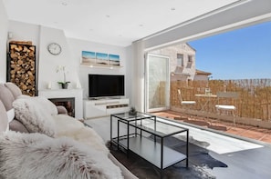 Apartment | Living room - Holiday Home in Torremolinos by Playa Carihuela (Torremolinos)