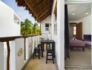 تناول الطعام بالخارج