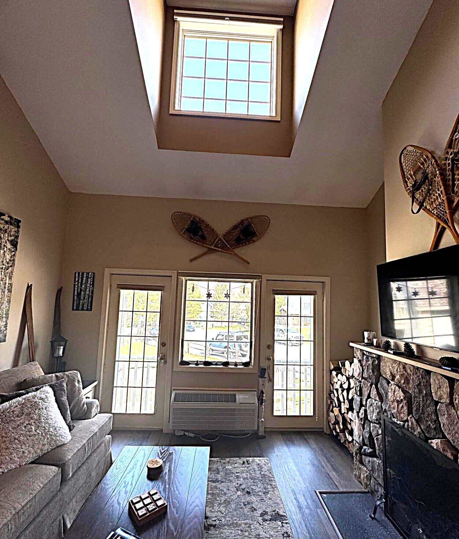 TV, fireplace, DVD player, books