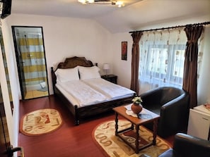 Comfort-Doppelzimmer, Gartenblick | Verdunkelungsvorhänge, Bügeleisen/Bügelbrett, kostenloses WLAN