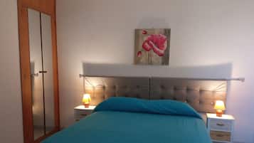 2 bedrooms, bed sheets