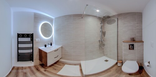 Rennes - 5 rooms, 2 bathrooms - Ideal for groups & professionals