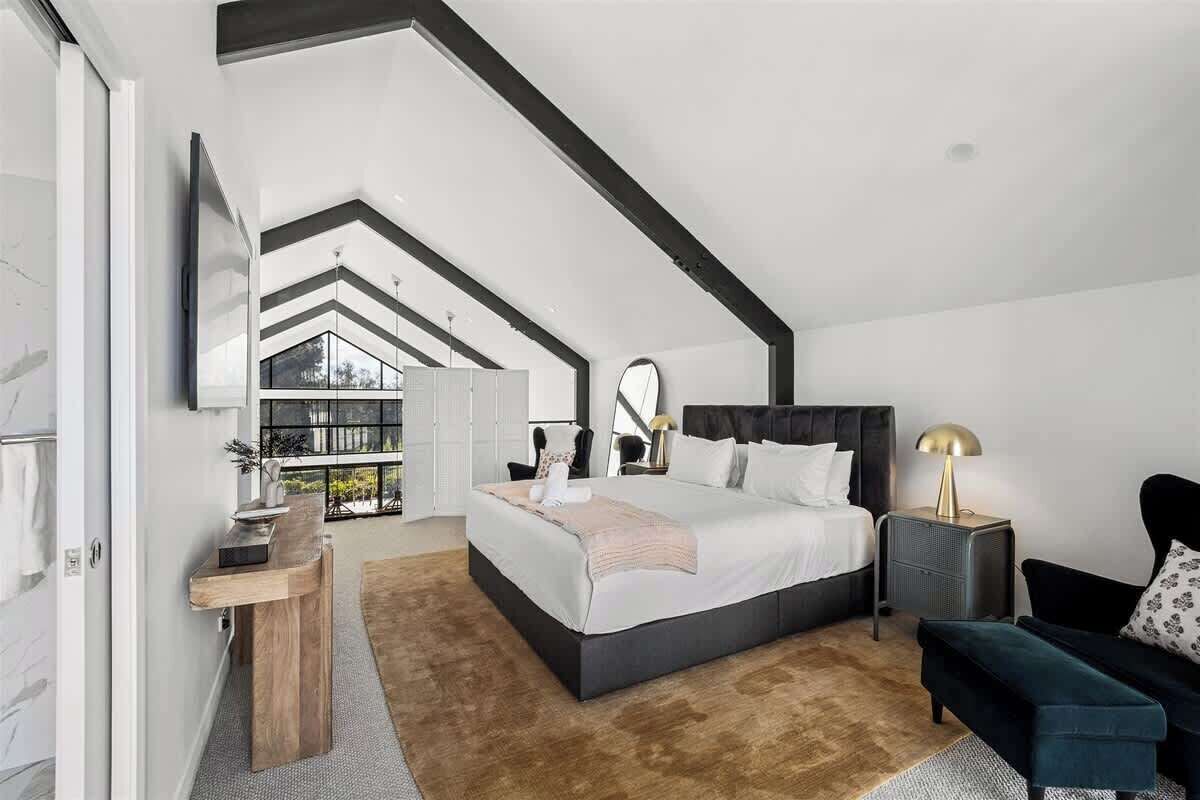 4 dormitorios, tabla de planchar con plancha, wifi y ropa de cama