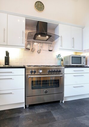 Frigorífic, microones, forn i rentaplats 